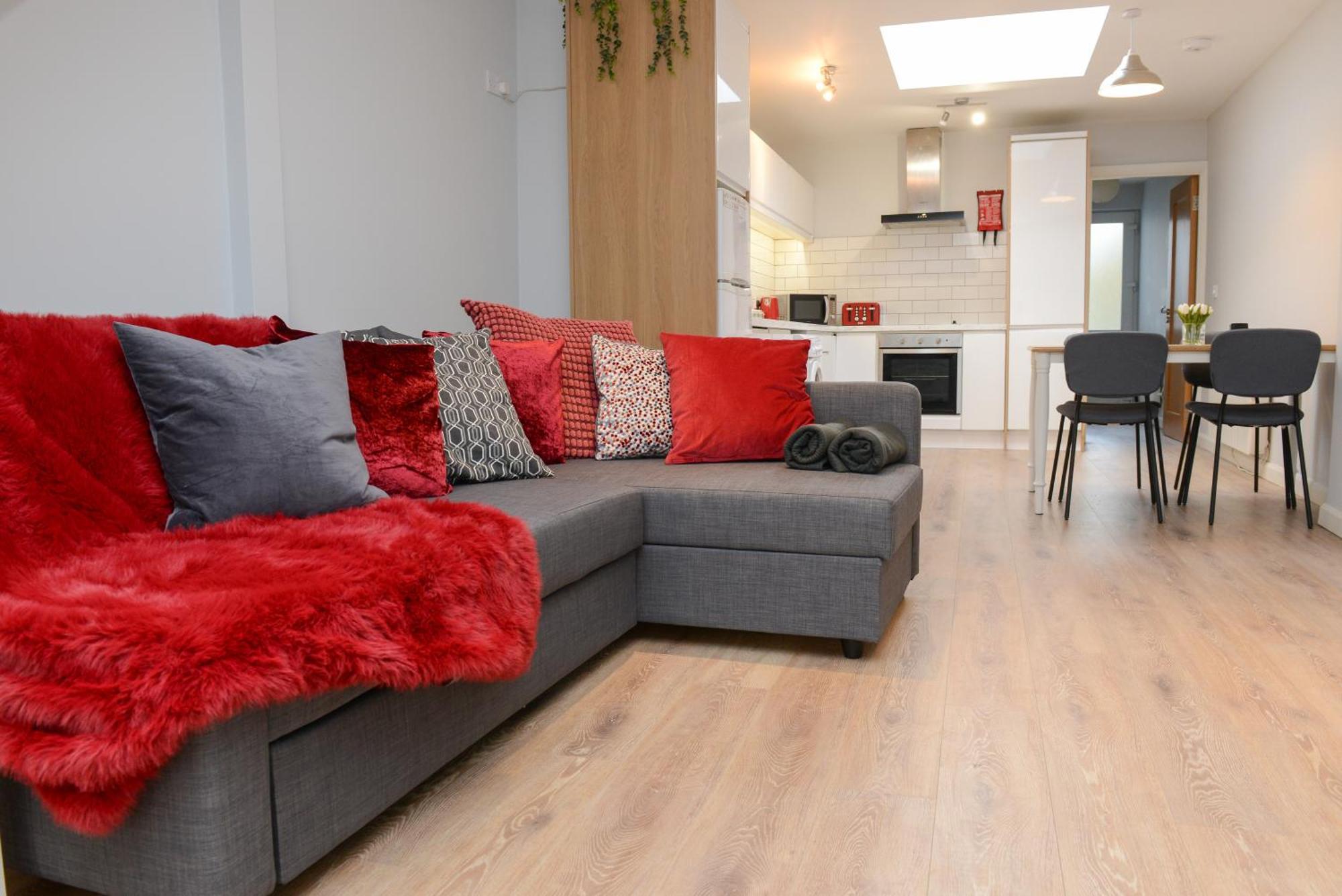 The Red Keep Fab Location - Two Bed - Two Bathrooms -Townhouse Galway Exteriér fotografie